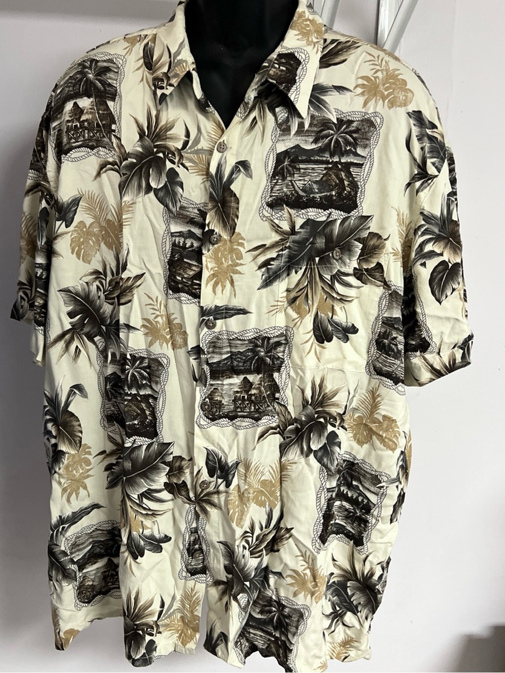 Mens Island Shores Hawaiian Button Down Palm Tree/House All Over print -2XL